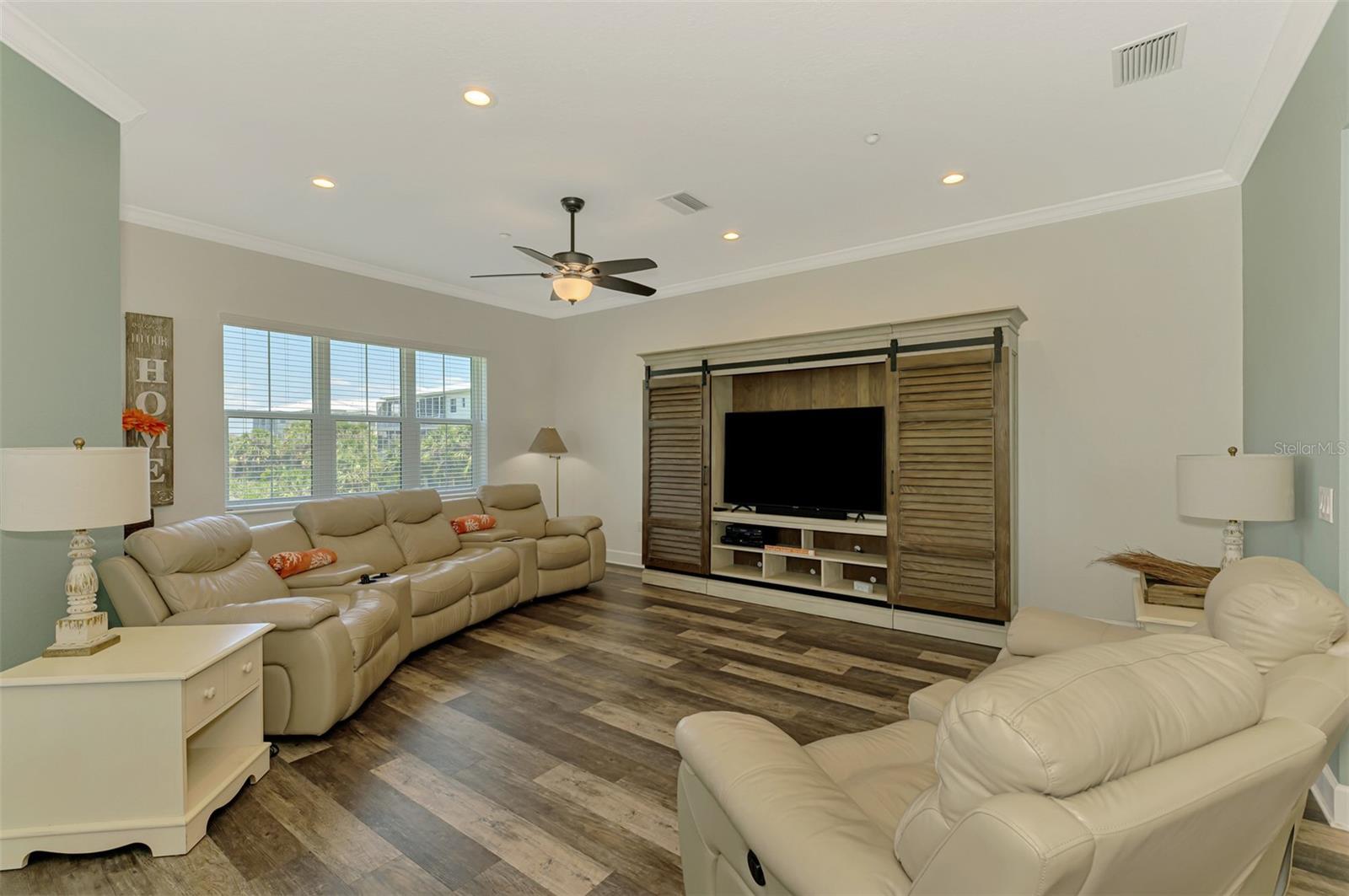 LANDINGS/CORAL CRK - Residential