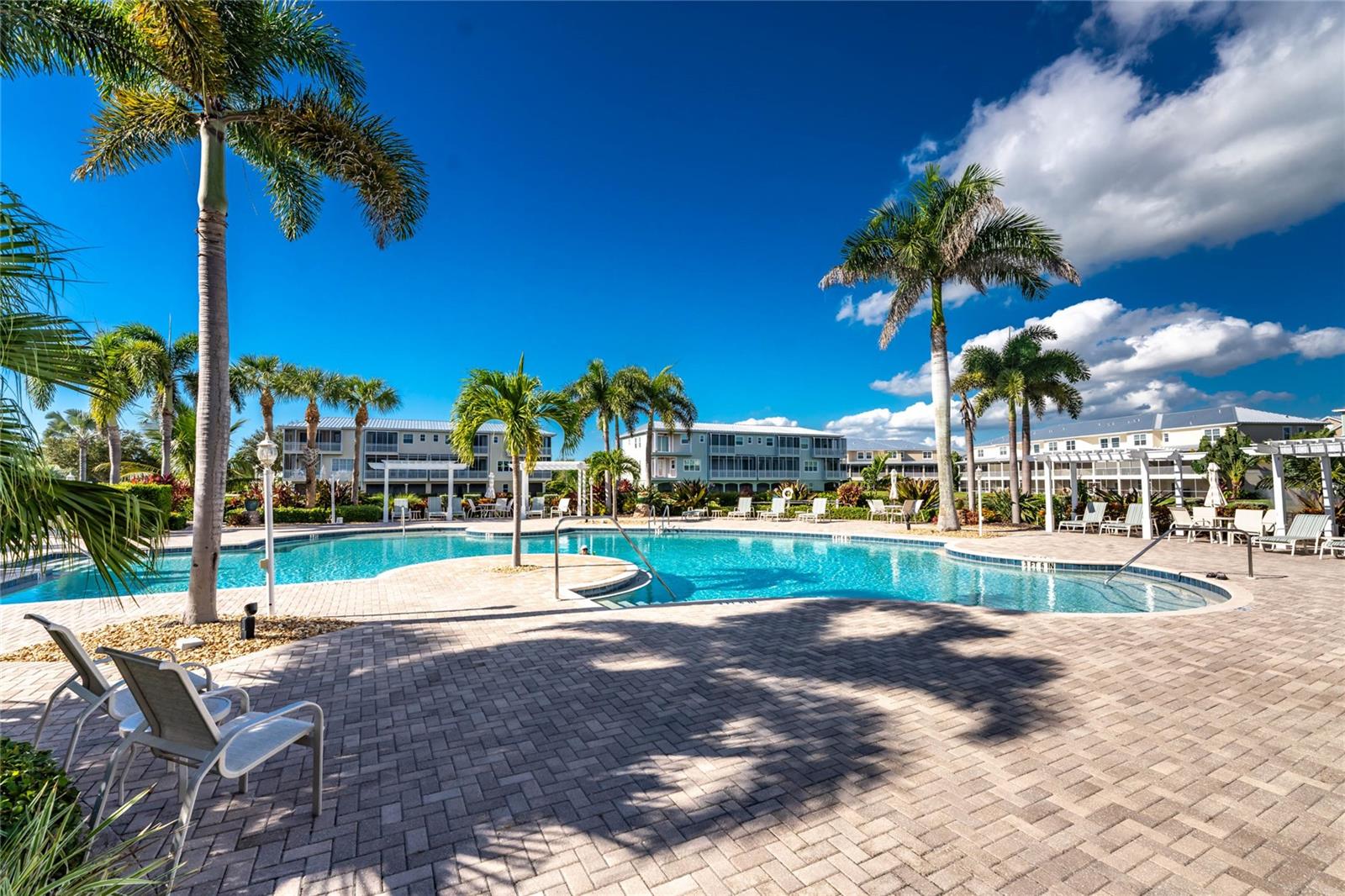 LANDINGS/CORAL CRK - Residential