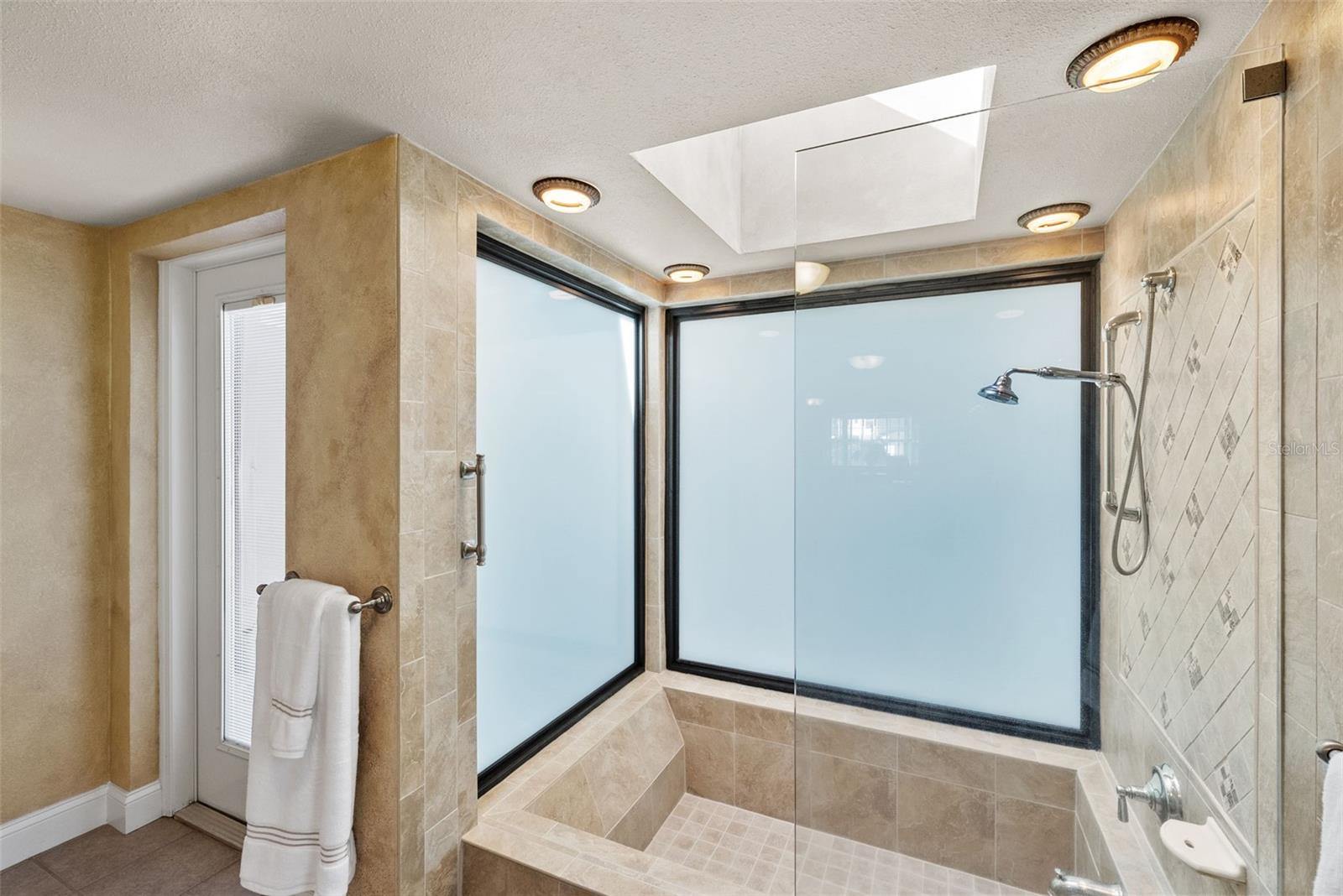 FEATHER SOUND CUSTOM HOME SITE - Residential