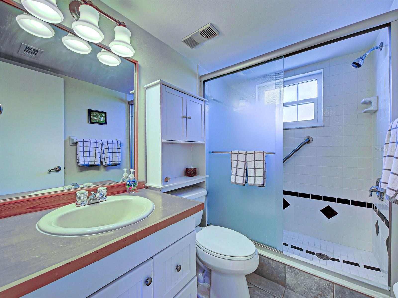 OAKS 04 - Residential