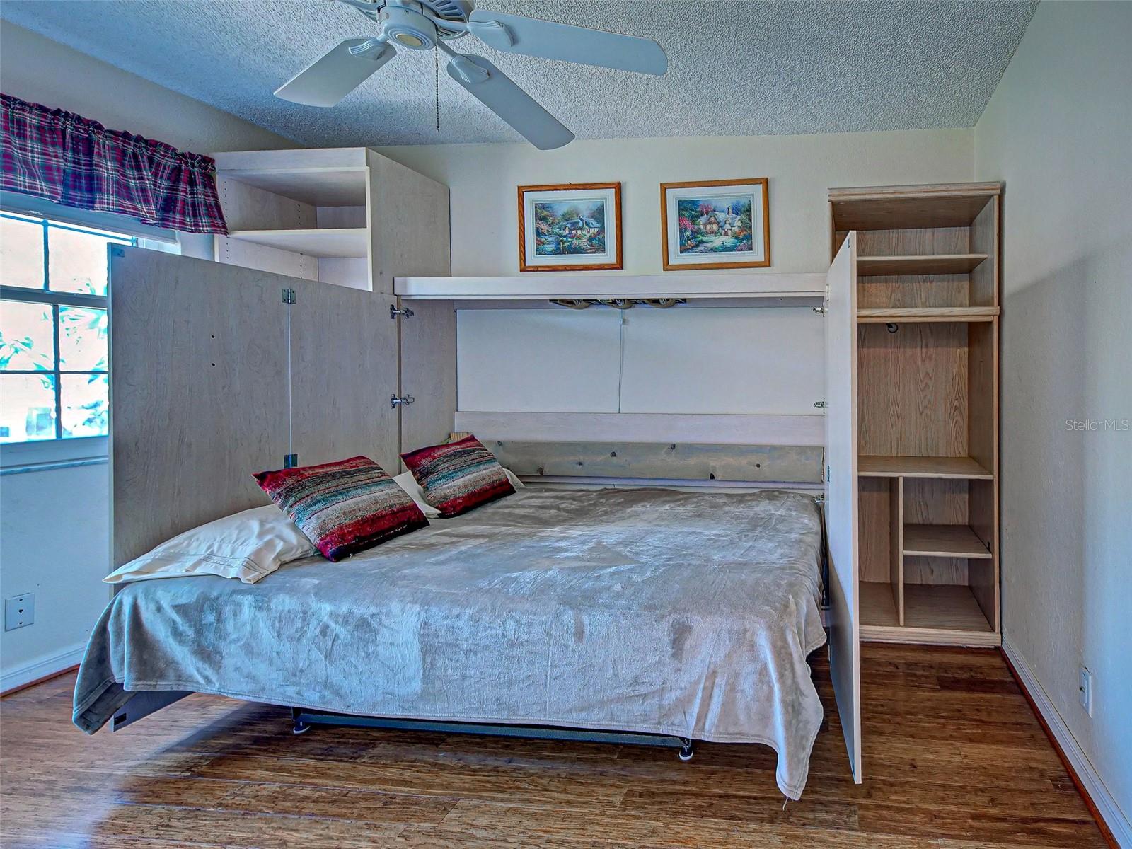 OAKS 04 - Residential