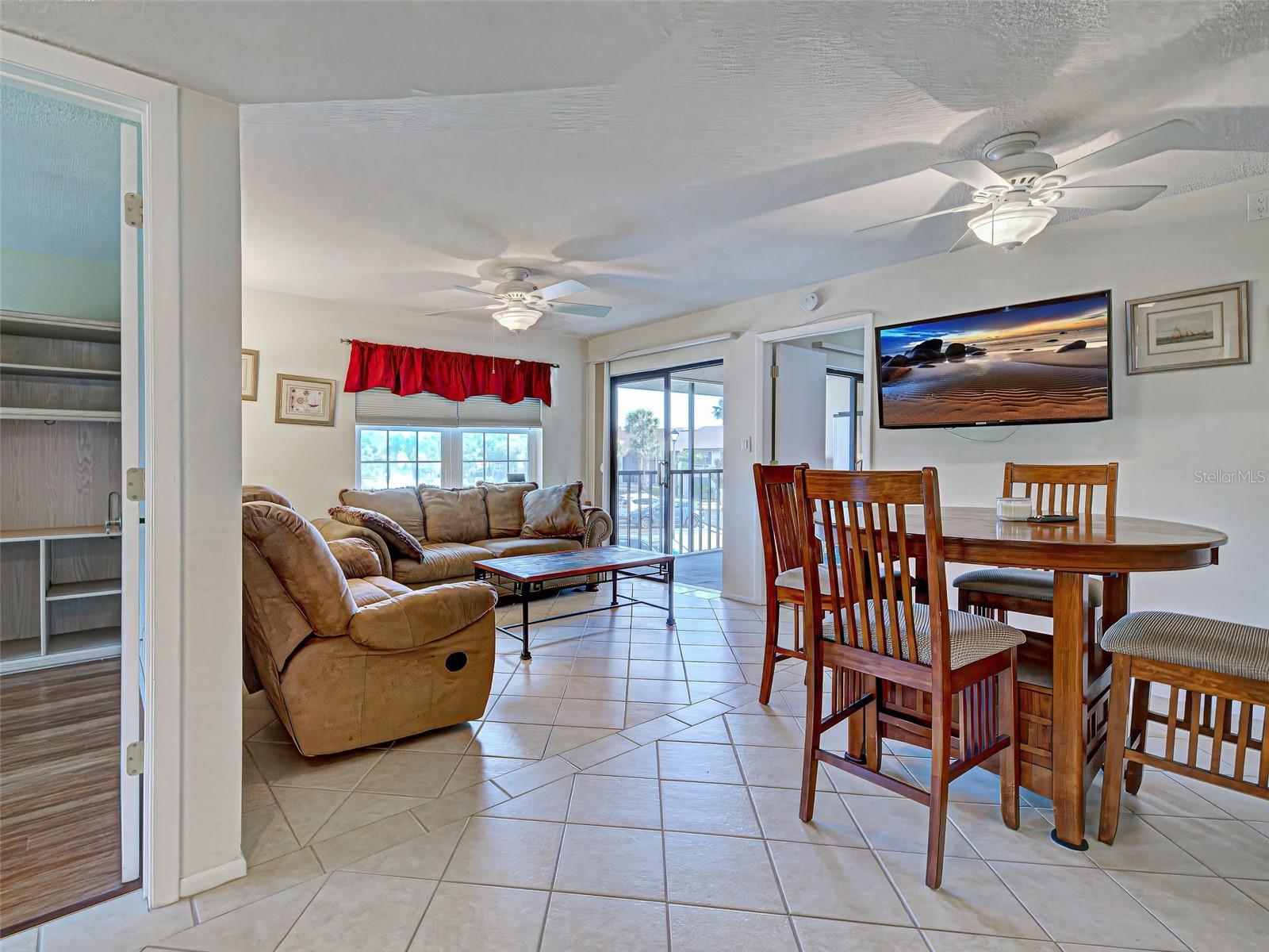 OAKS 04 - Residential