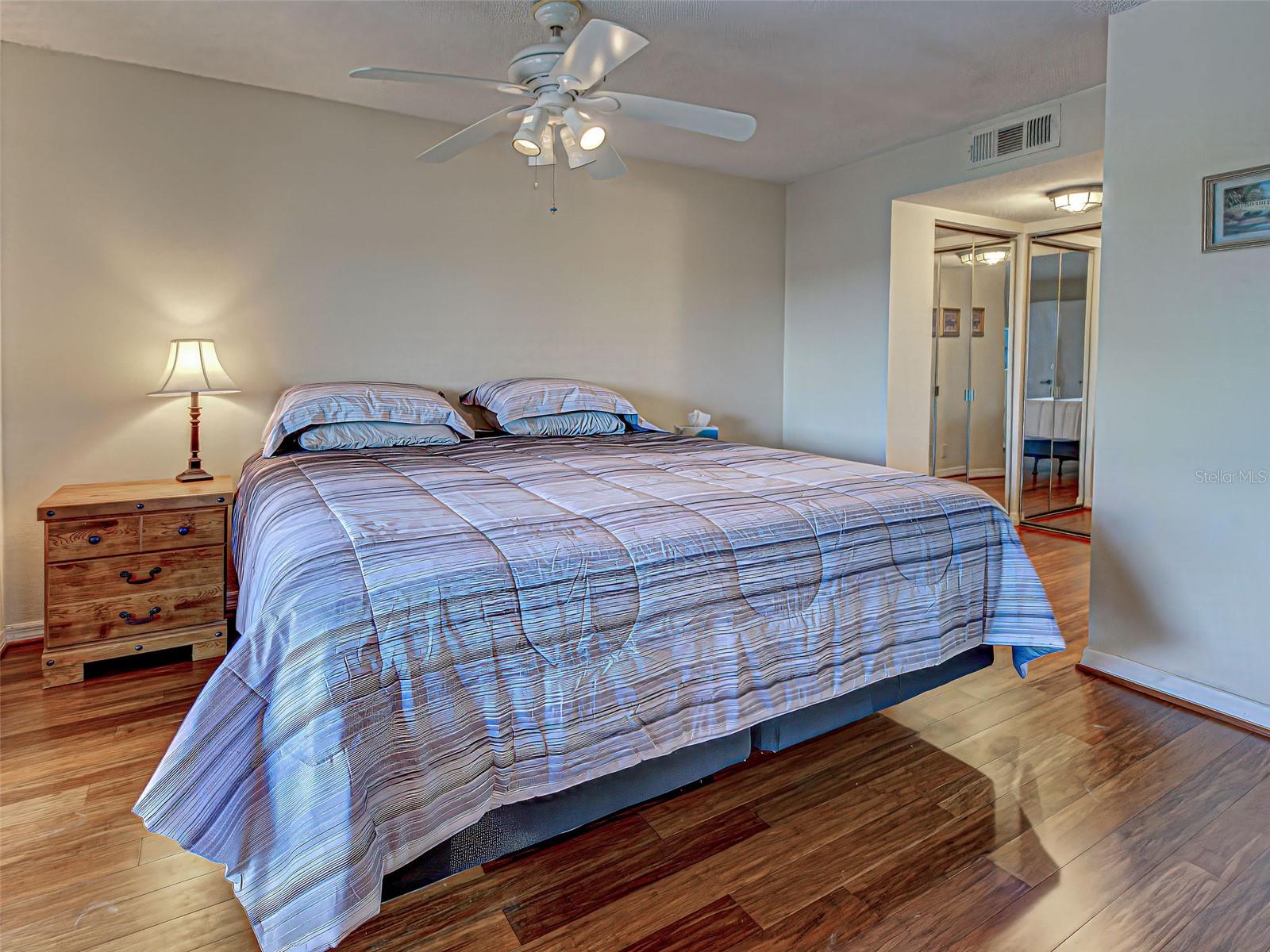 OAKS 04 - Residential