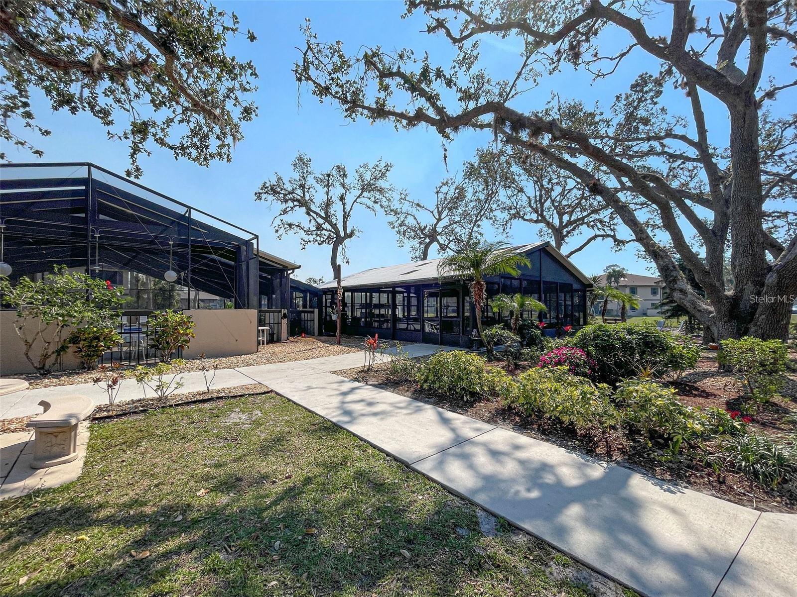 OAKS 04 - Residential