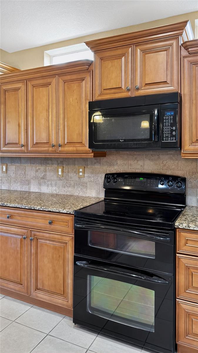 VIZCAYA AT BURNT STORE ISLES P - Residential