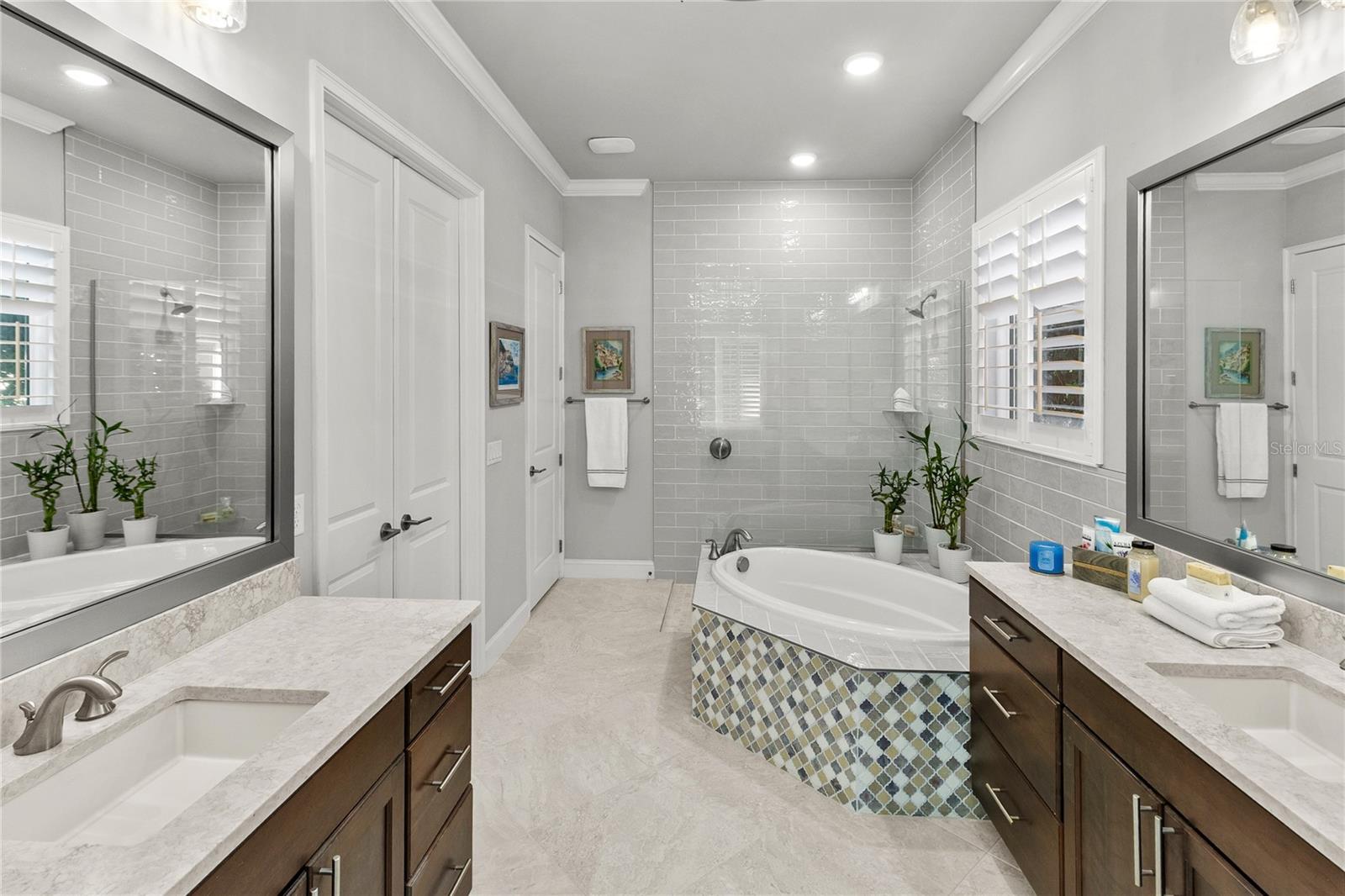 OAKMONT - Residential