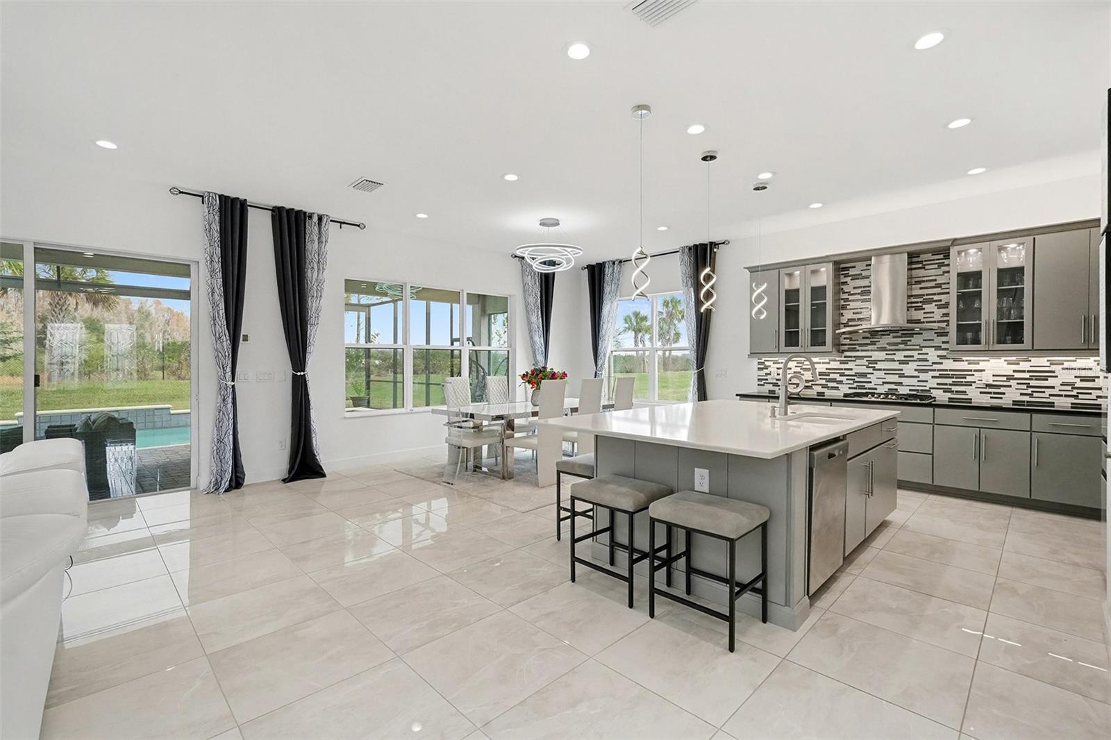 WINDING RIDGE - Residential