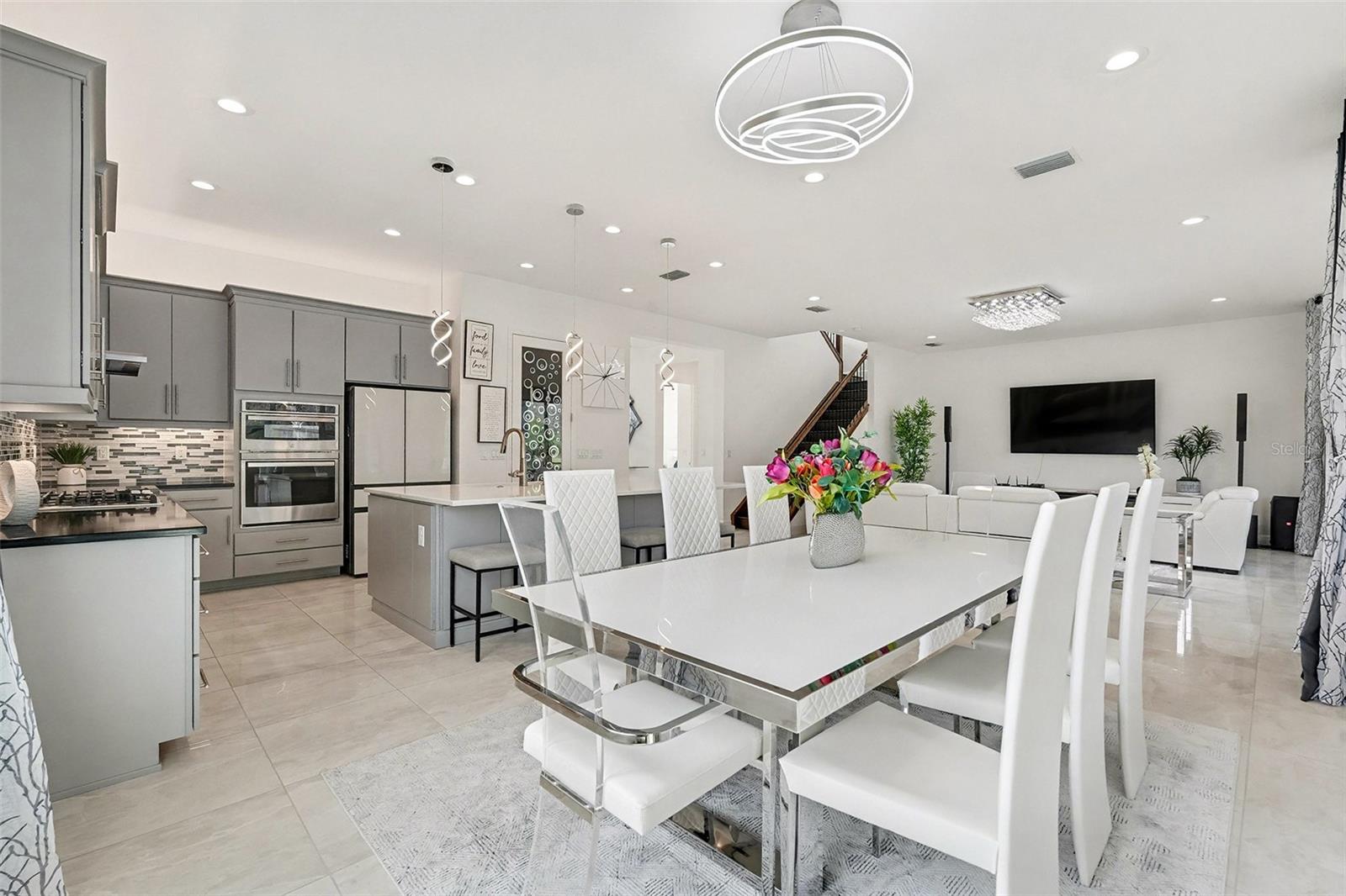 WINDING RIDGE - Residential