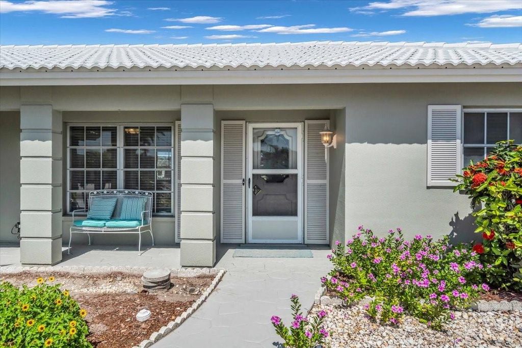 Photo of 3816 Royal Palm Drive, Bradenton, FL 34210 (MLS # N6139787)