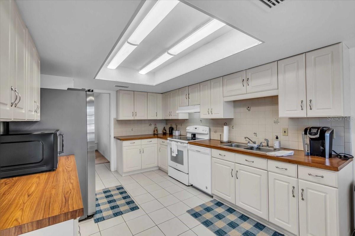 SAN REMO SHORES - Residential