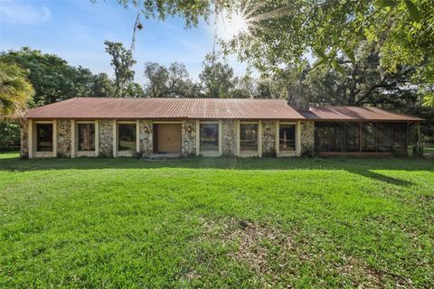 Photo of 2260 Panorama Drive, Chuluota, FL 32766 (MLS # G5110772)