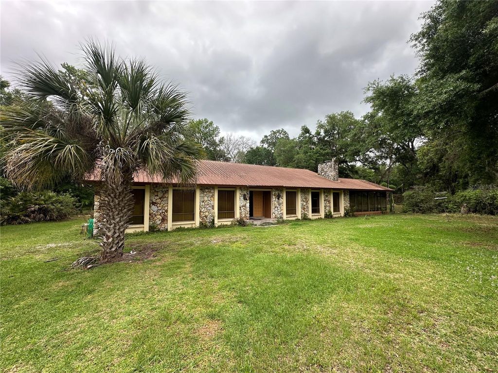 Photo of 2260 Panorama Drive, Chuluota, FL 32766 (MLS # G5110772)