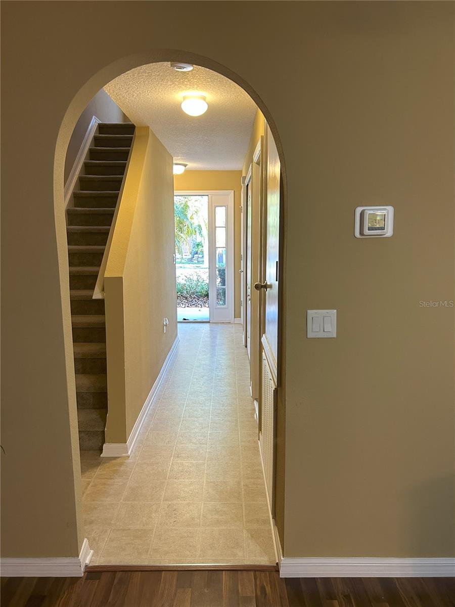 ASHBURN SQUARE TWNHMS - Residential