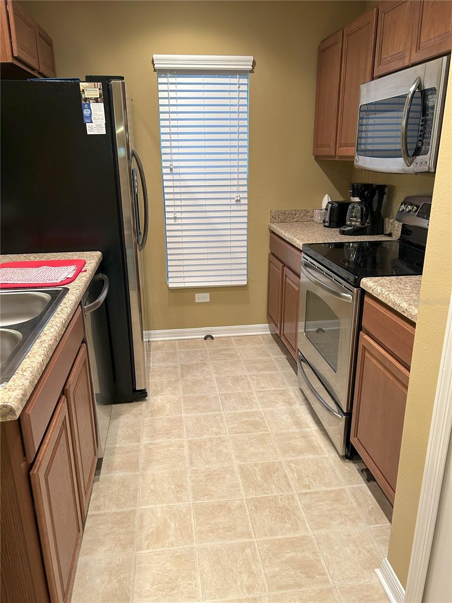 ASHBURN SQUARE TWNHMS - Residential