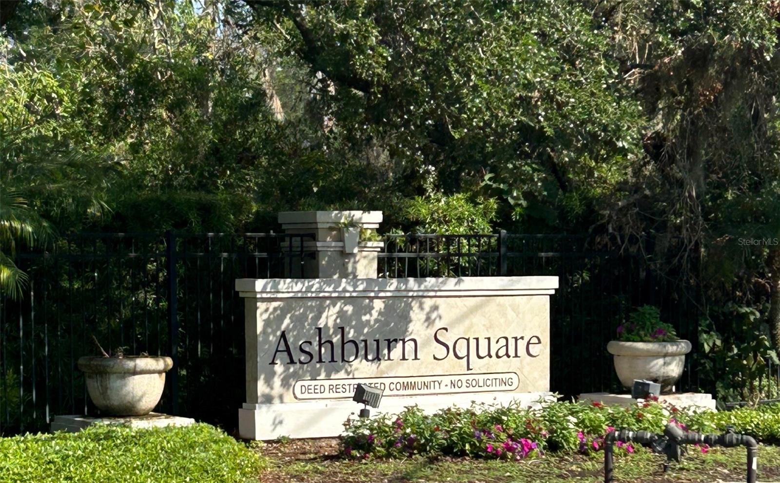 ASHBURN SQUARE TWNHMS - Residential