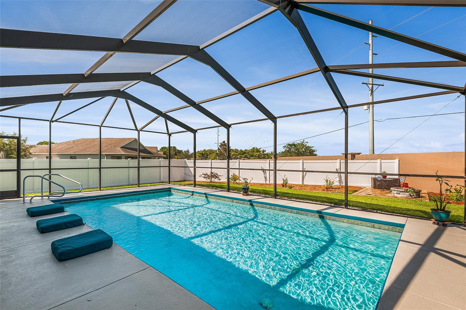 113 PROMENADE COURT