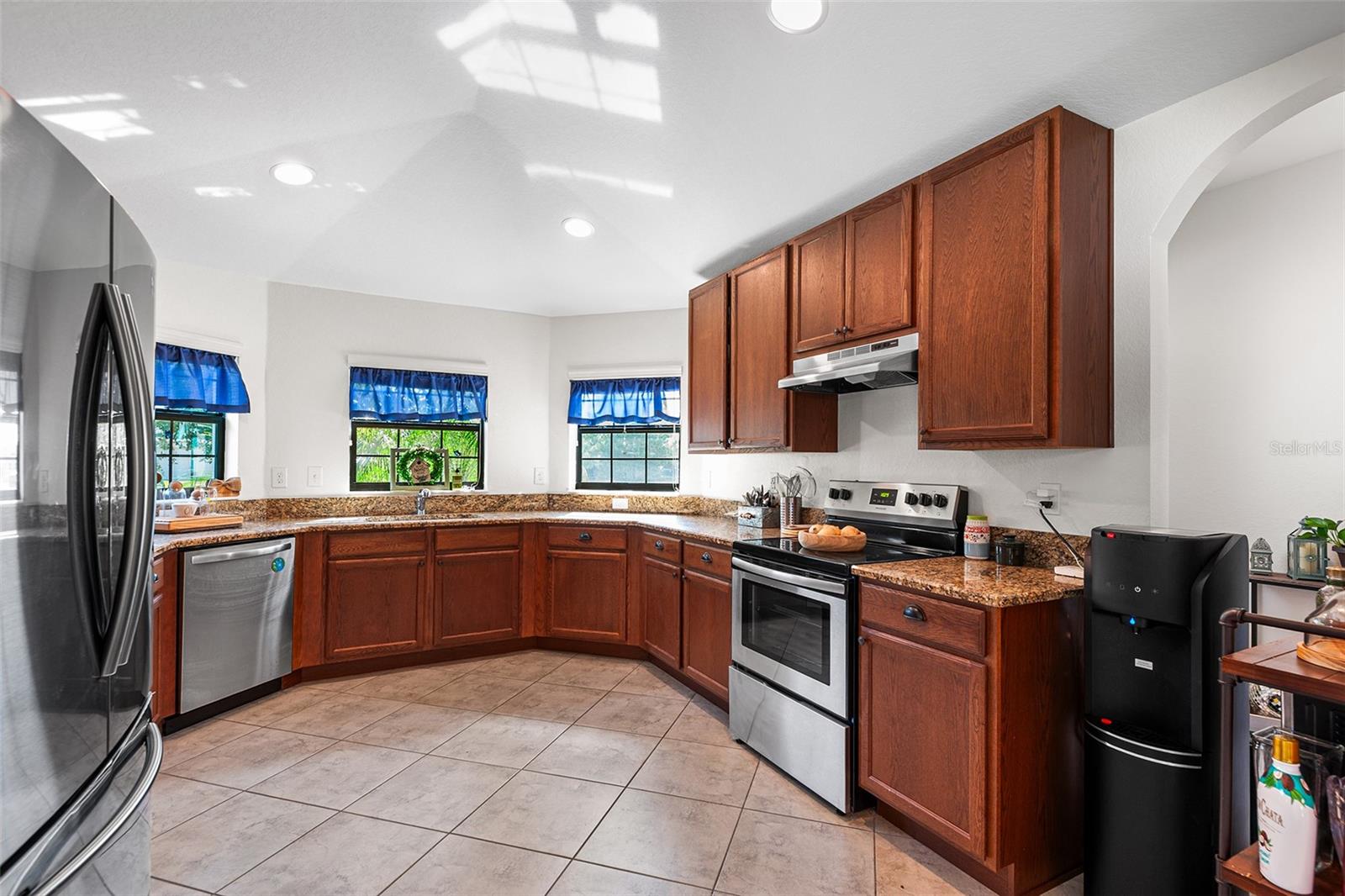 113 PROMENADE COURT