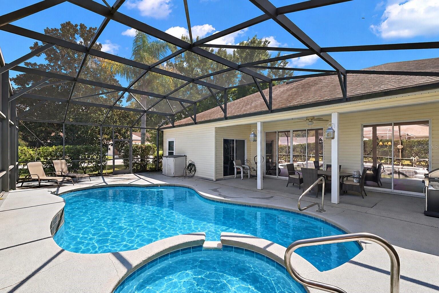 3916 MANOR OAKS COURT