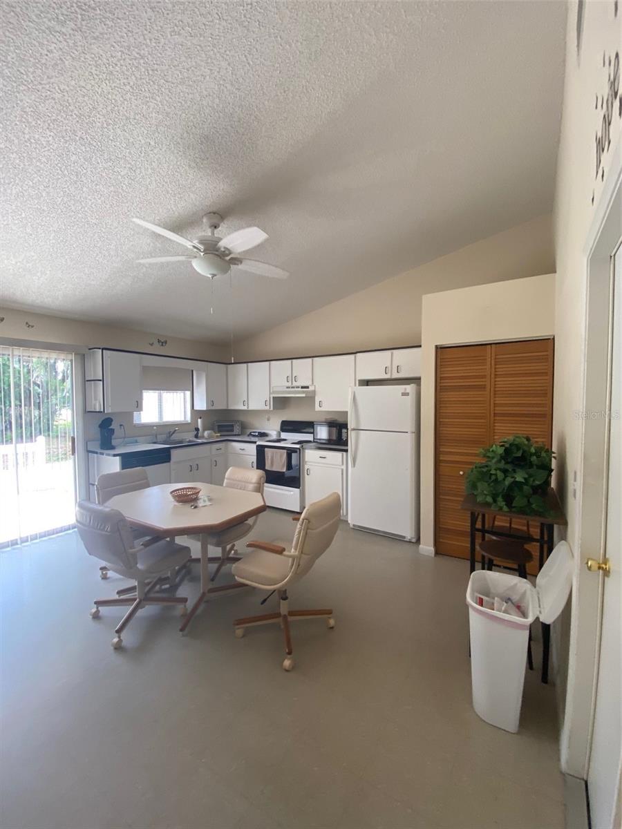 FLORIDA SHORES 01 - Residential Income