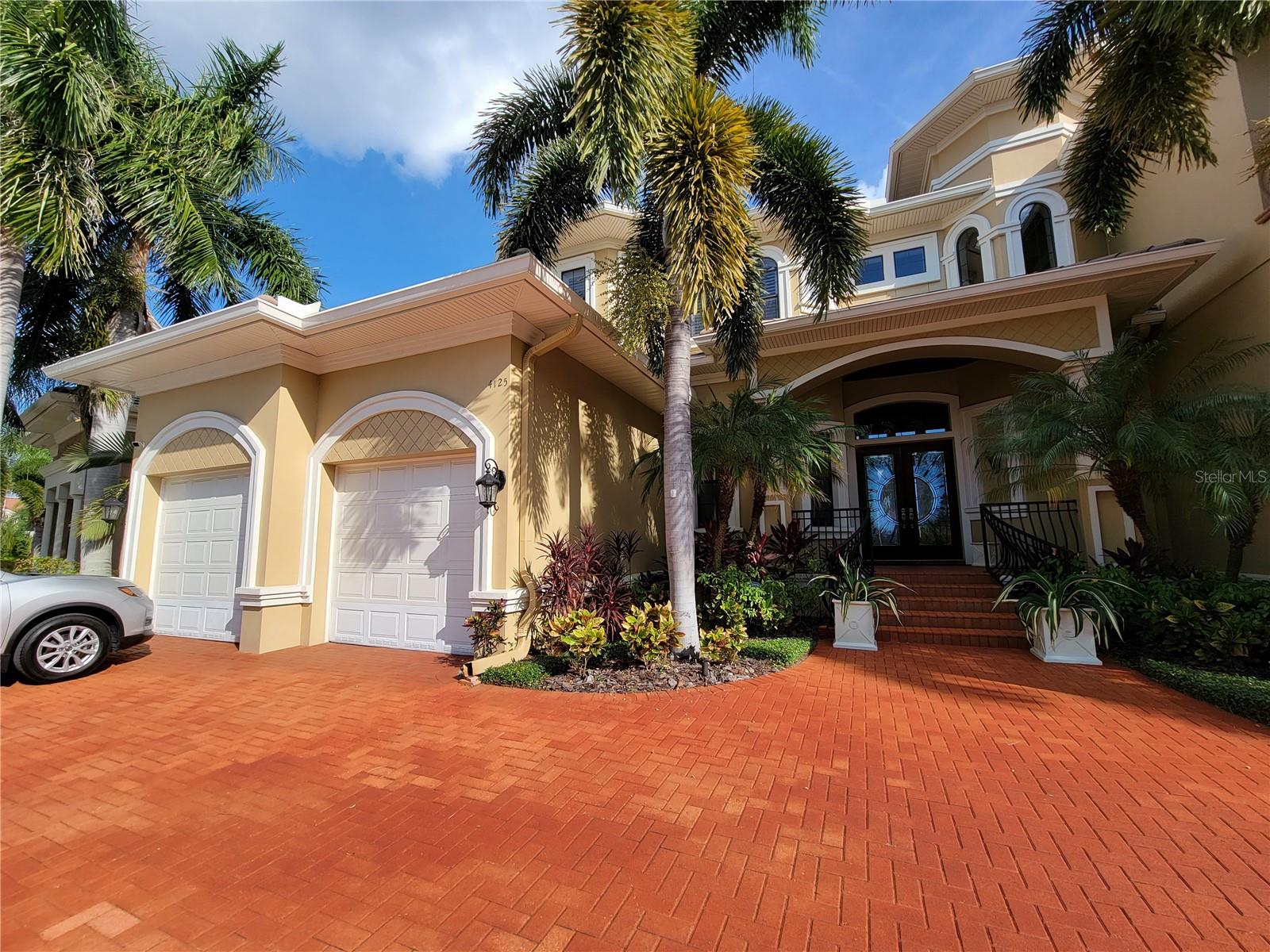 4125 CAUSEWAY VISTA DRIVE