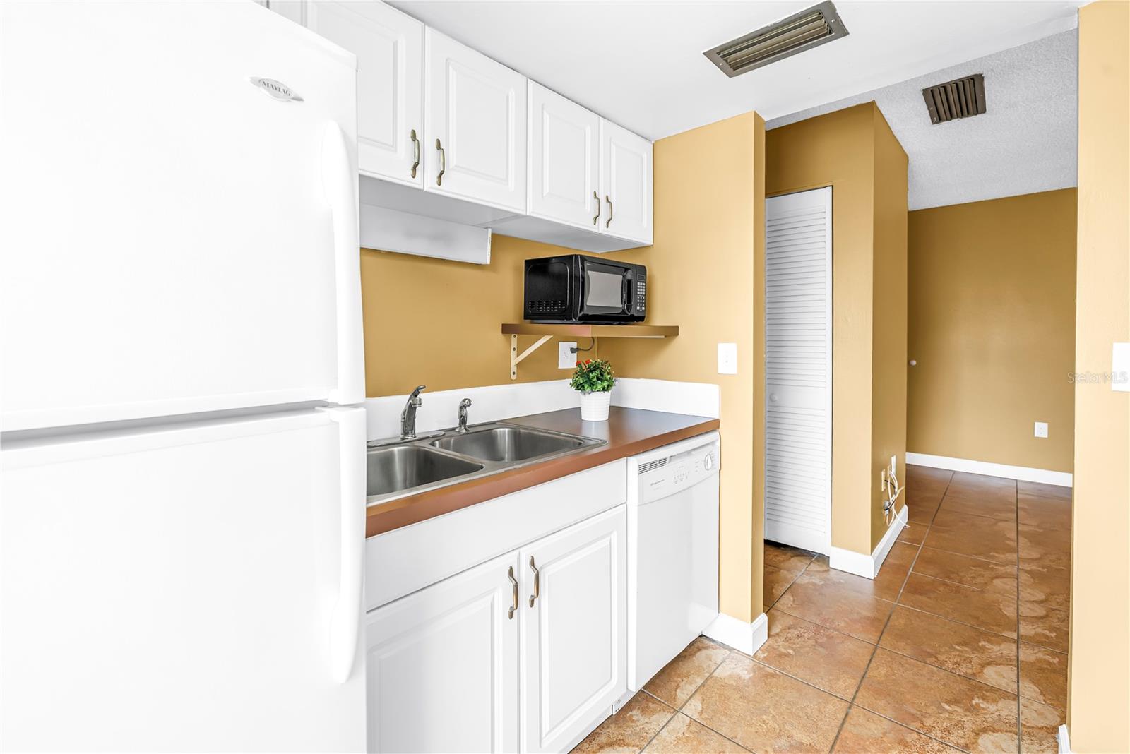 WILLIAMSBURG CONDO - Residential