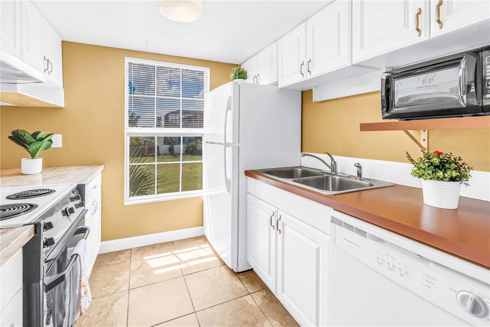 WILLIAMSBURG CONDO - Residential