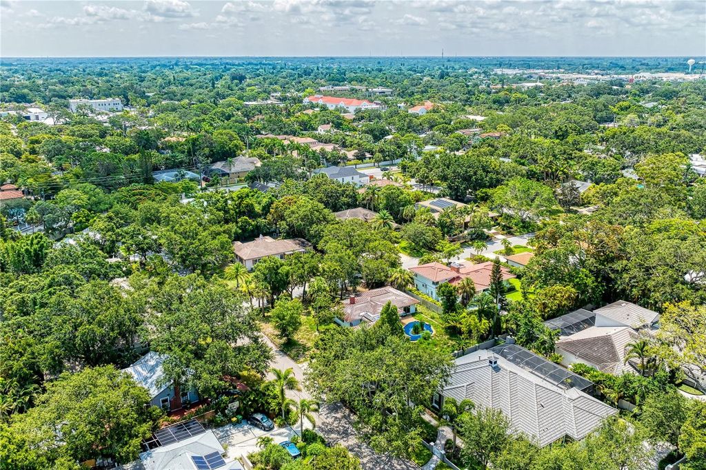 Photo of 2504 Mulberry Terrace, Sarasota, FL 34239 (MLS # A4655890)