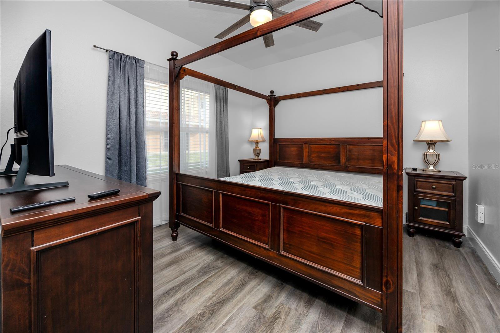 BEACHWAY CONDOS - Residential