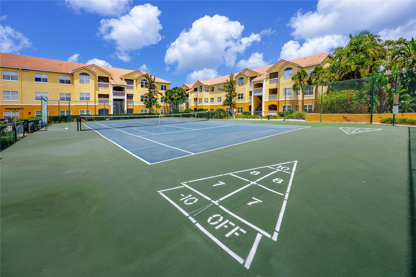 BEACHWAY CONDOS - Residential