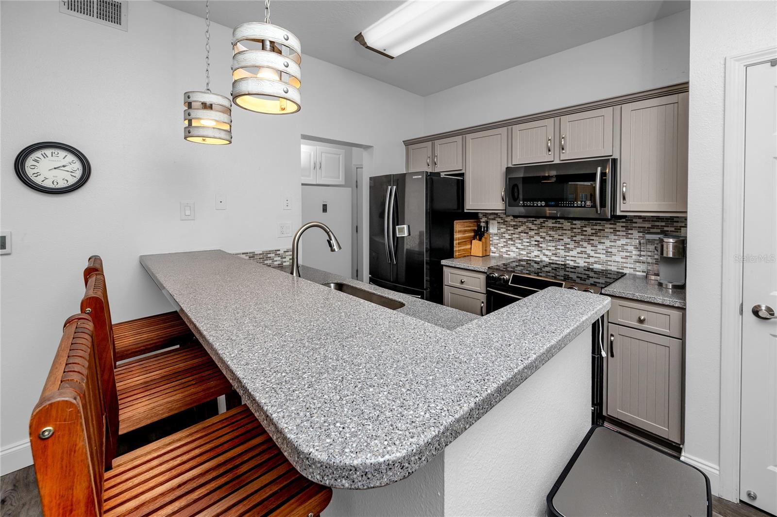 BEACHWAY CONDOS - Residential