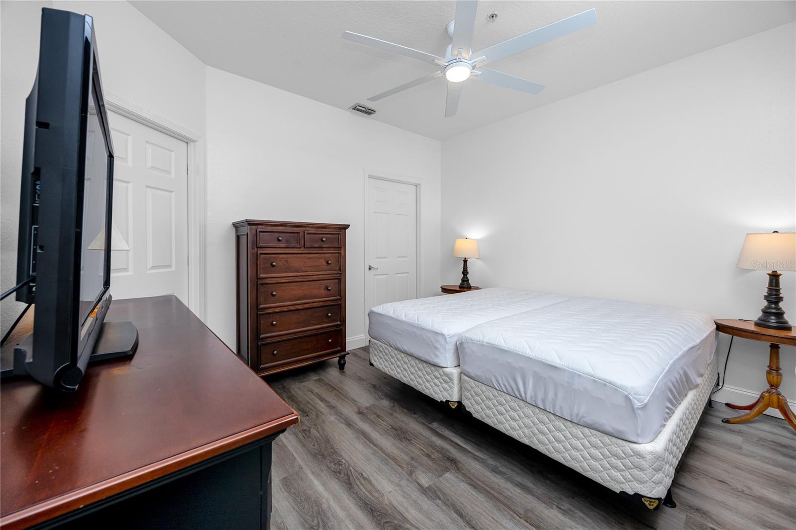 BEACHWAY CONDOS - Residential