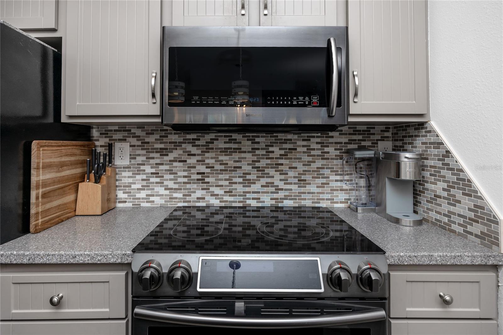 BEACHWAY CONDOS - Residential