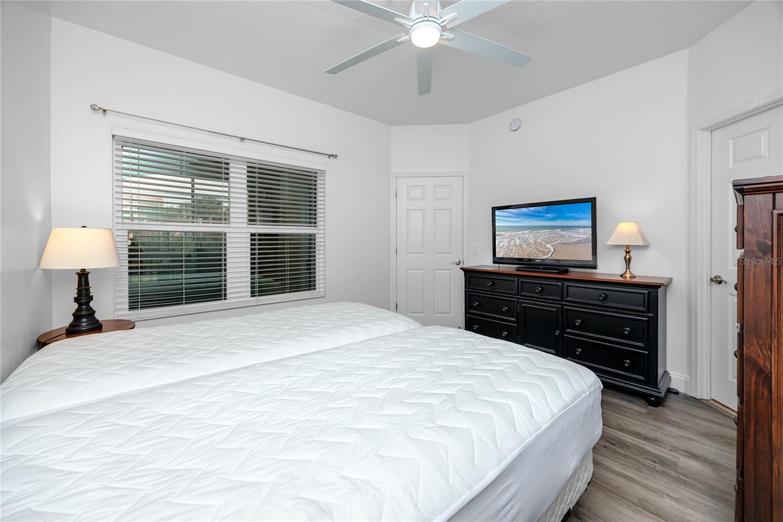 BEACHWAY CONDOS - Residential