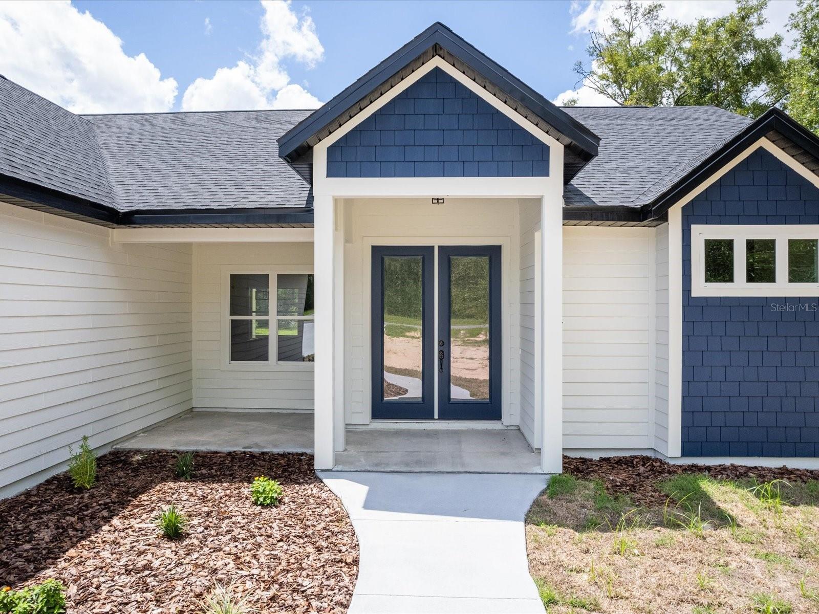 312 SW THISTLEWOOD LANE