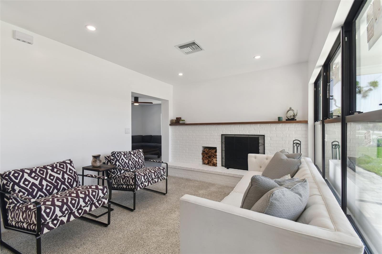 BEACH MANOR - Residential