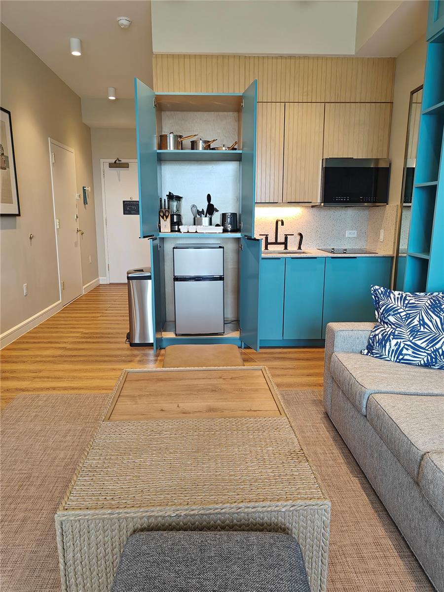 SUNSET WALK HOTEL CONDO PH 1 - Residential