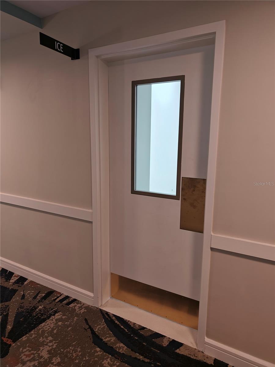 SUNSET WALK HOTEL CONDO PH 1 - Residential