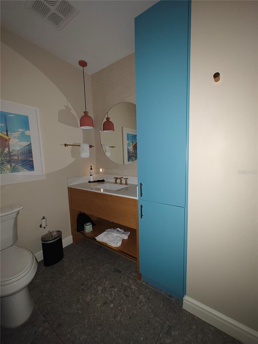 SUNSET WALK HOTEL CONDO PH 1 - Residential