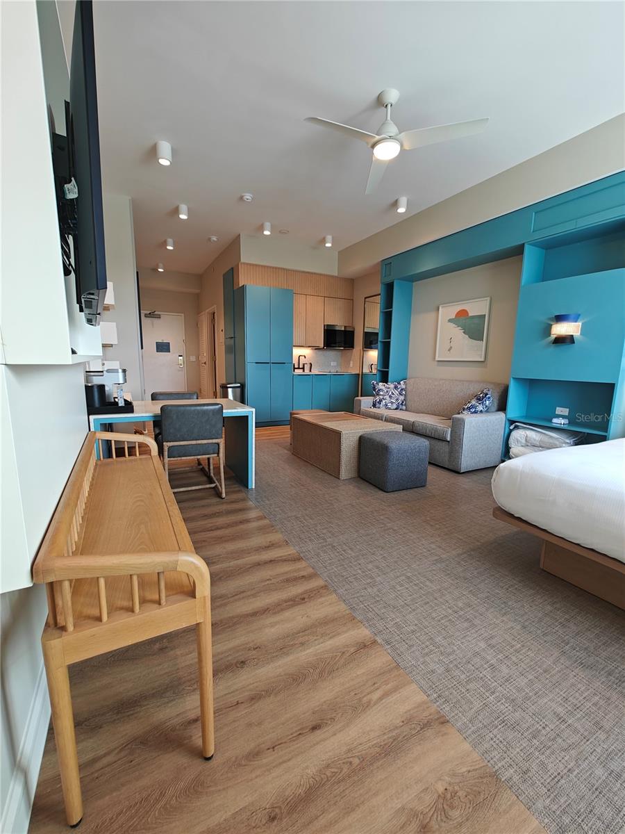 SUNSET WALK HOTEL CONDO PH 1 - Residential