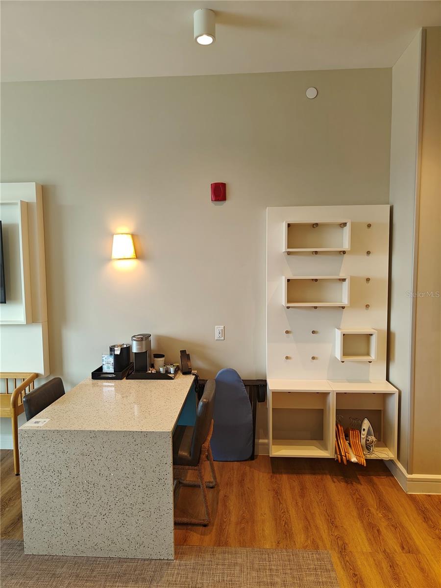 SUNSET WALK HOTEL CONDO PH 1 - Residential