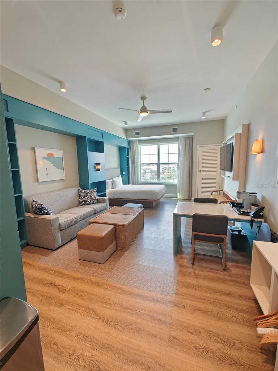 SUNSET WALK HOTEL CONDO PH 1 - Residential