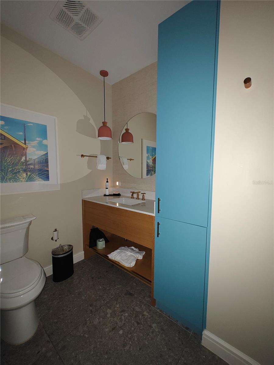 SUNSET WALK HOTEL CONDO PH 1 - Residential