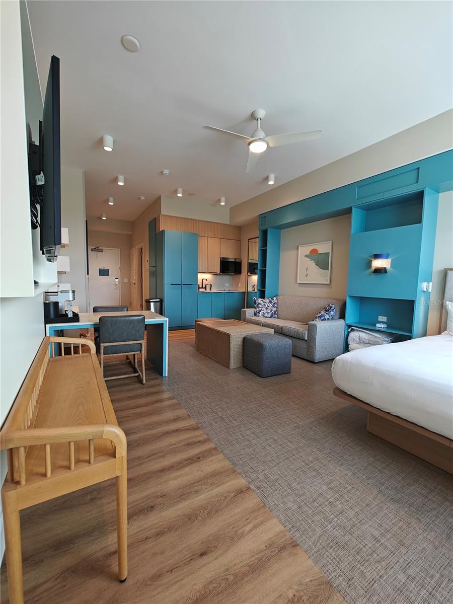 SUNSET WALK HOTEL CONDO PH 1 - Residential