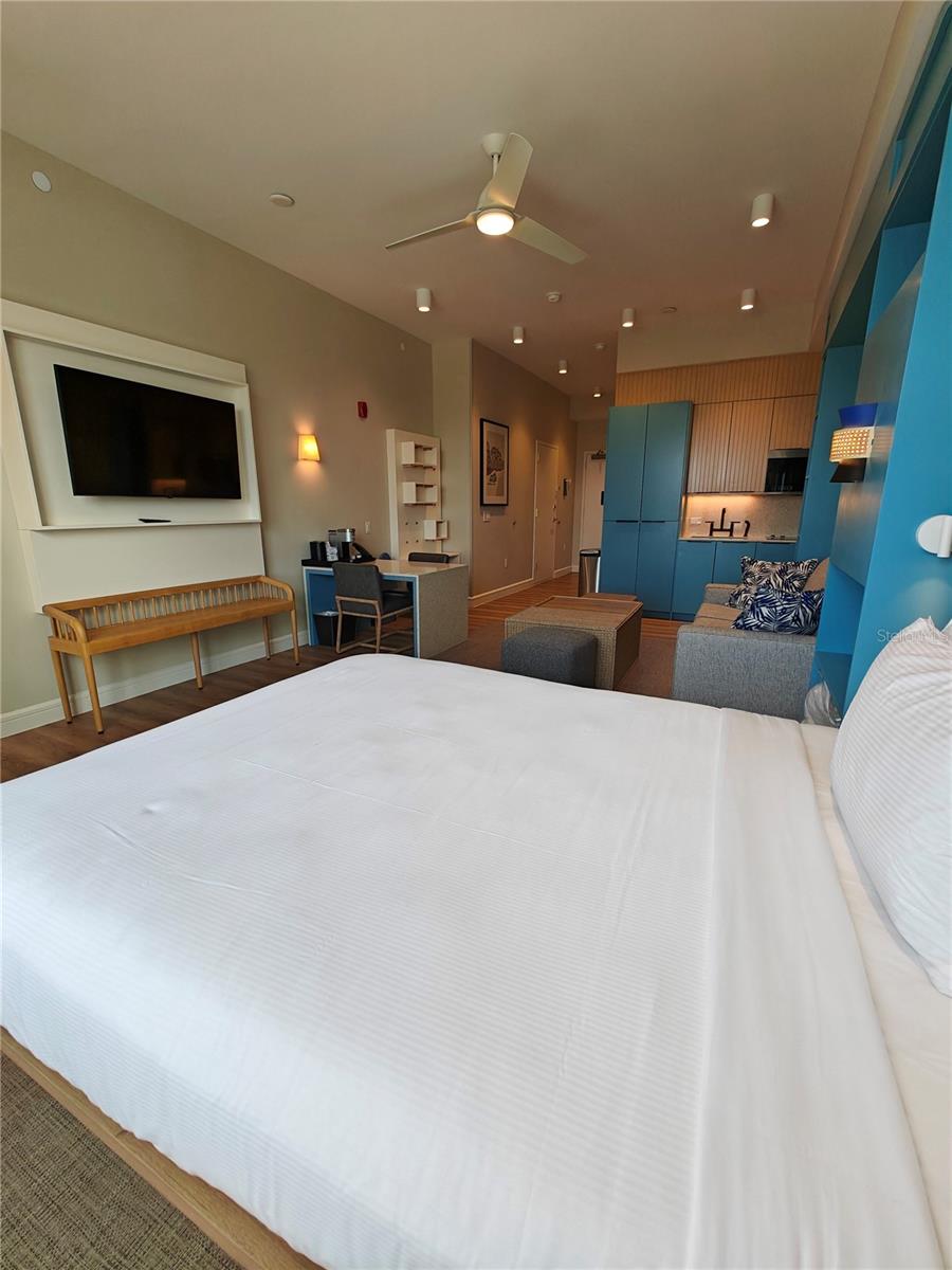 SUNSET WALK HOTEL CONDO PH 1 - Residential