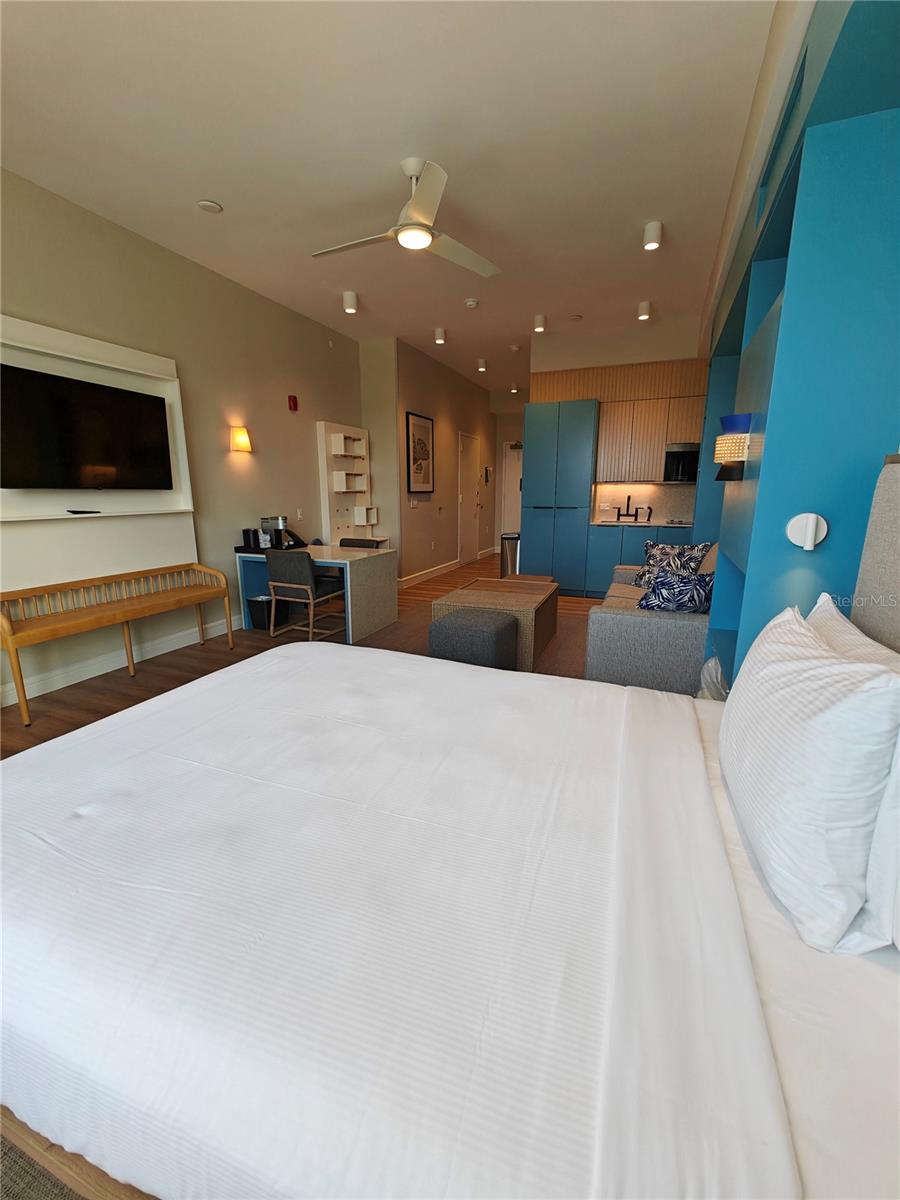 SUNSET WALK HOTEL CONDO PH 1 - Residential