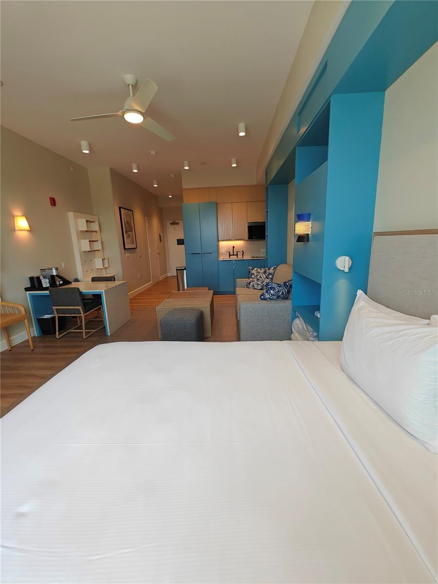 SUNSET WALK HOTEL CONDO PH 1 - Residential