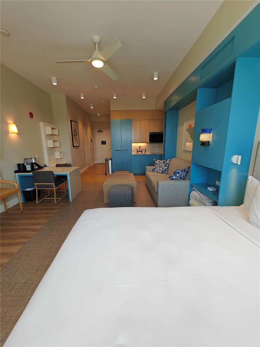 SUNSET WALK HOTEL CONDO PH 1 - Residential