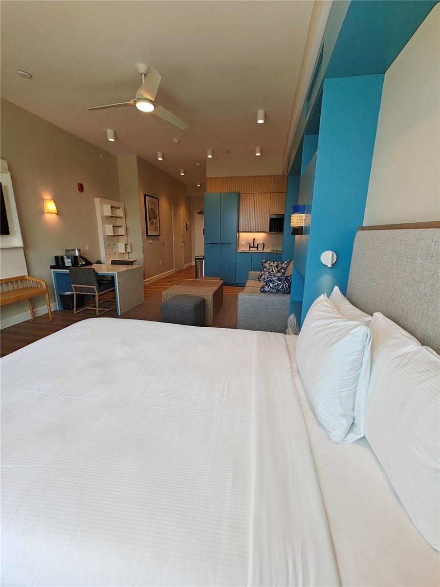 SUNSET WALK HOTEL CONDO PH 1 - Residential