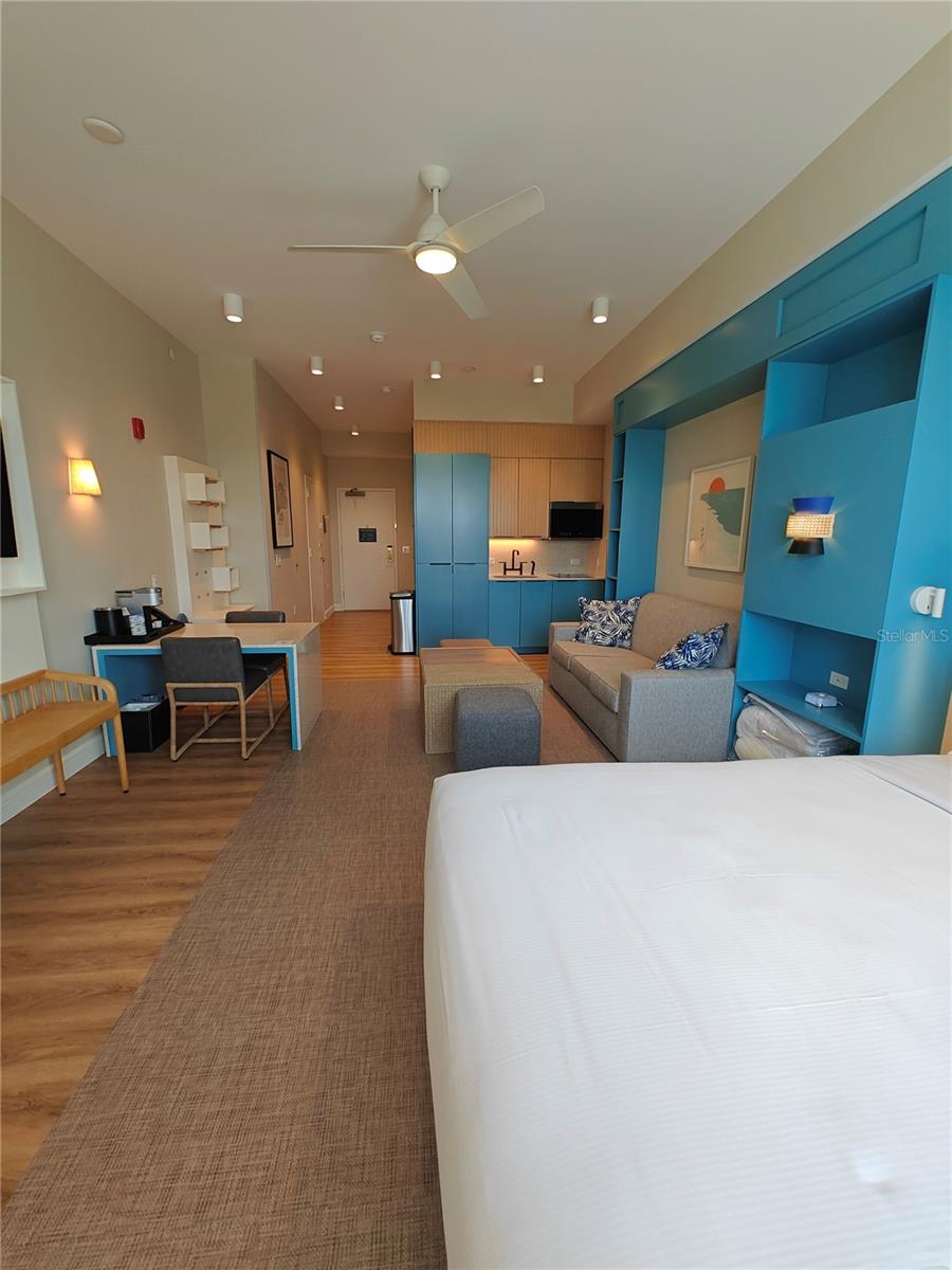 SUNSET WALK HOTEL CONDO PH 1 - Residential