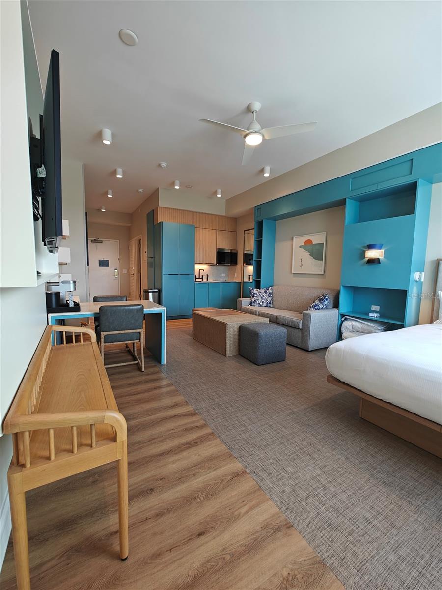 SUNSET WALK HOTEL CONDO PH 1 - Residential